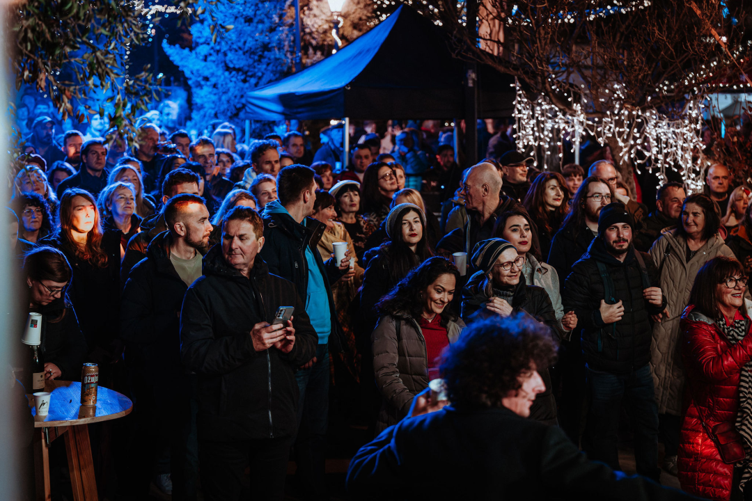 Spektakl za kraj: Energični Cubismo rasplesao Šibenčane i zaključio ovogodišnju Adventuru