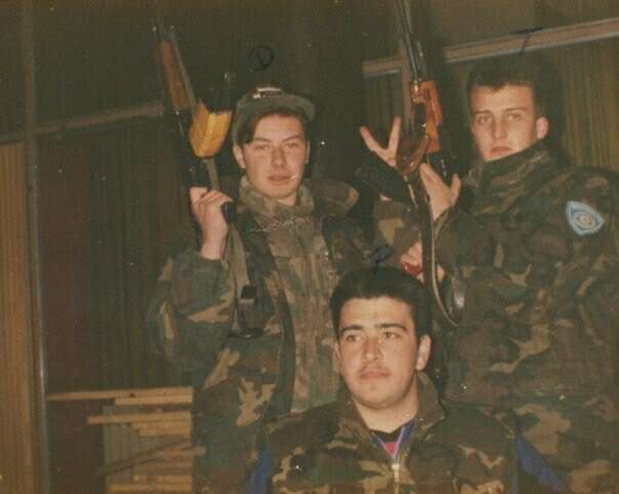 Priznanje kninskom treneru Draganu Pinjuhu za doprinos u obrani Hrvatske: Iz ratnih rana do sportskih pobjeda