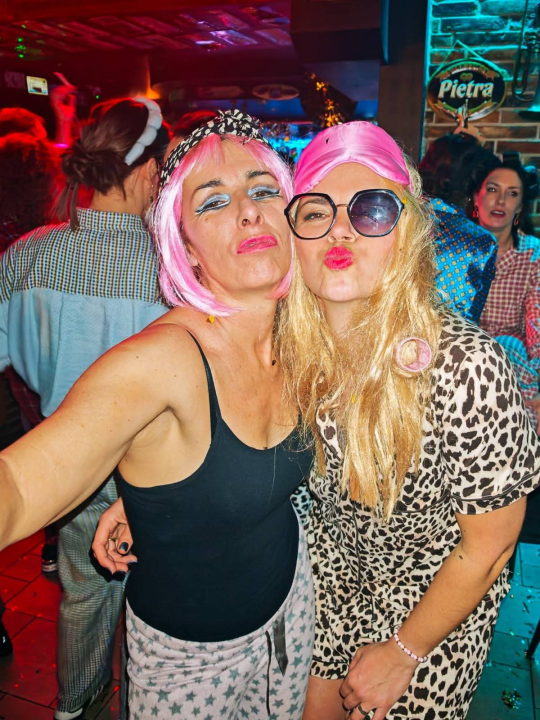 Cilo selo u pidžamama: Vodički pokladi počeli velikim partijem za sve generacije