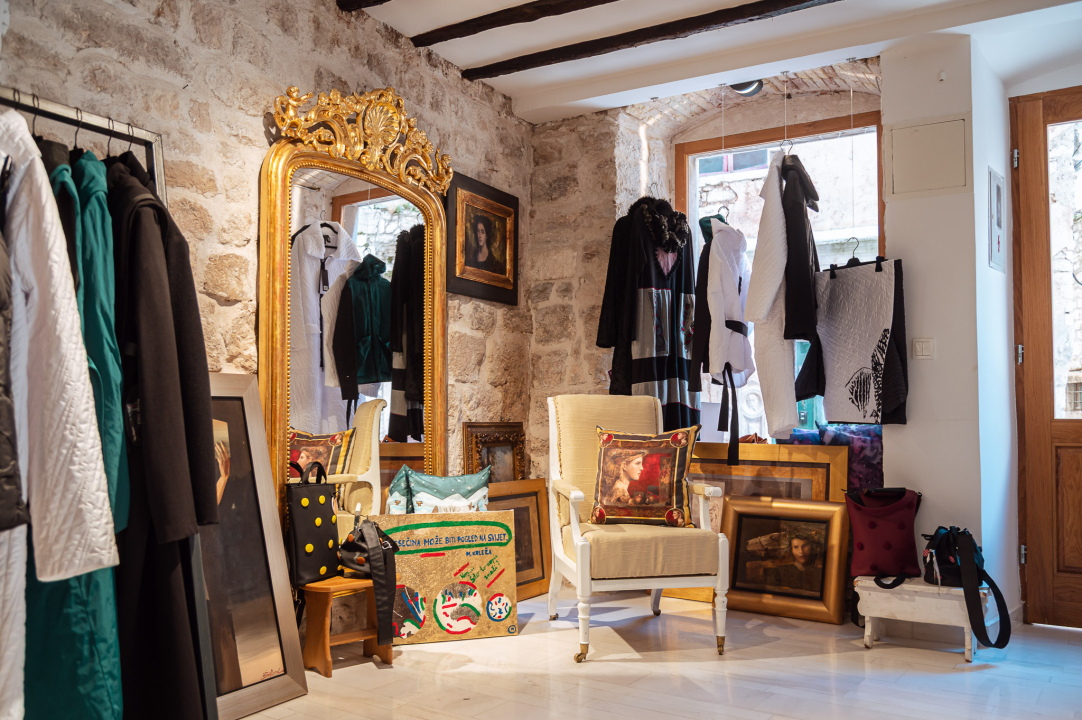 FOTO Otkrijte novu keramiku, odlične popuste na modne kolekcije i pogodnosti Silver kartice u Galeriji Juraj Dalmatinac!