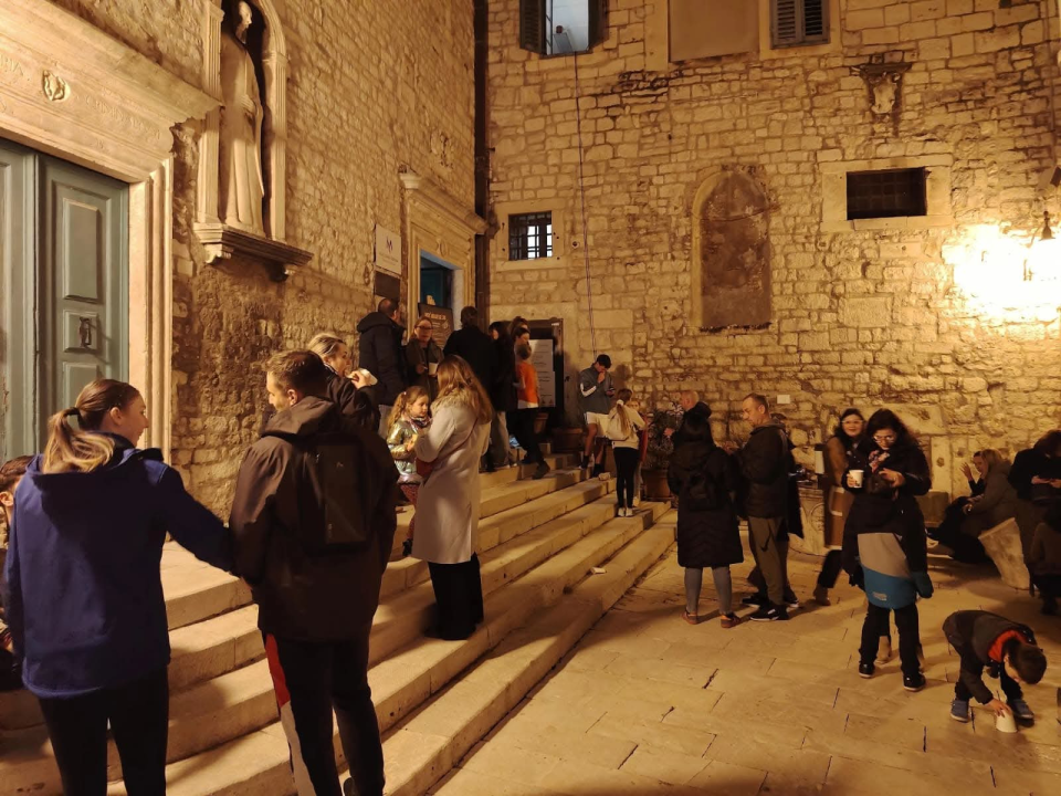 Kneževa palača i stara jezgra: Održana Noć muzeja u Šibeniku uz osam sati bogatog programa