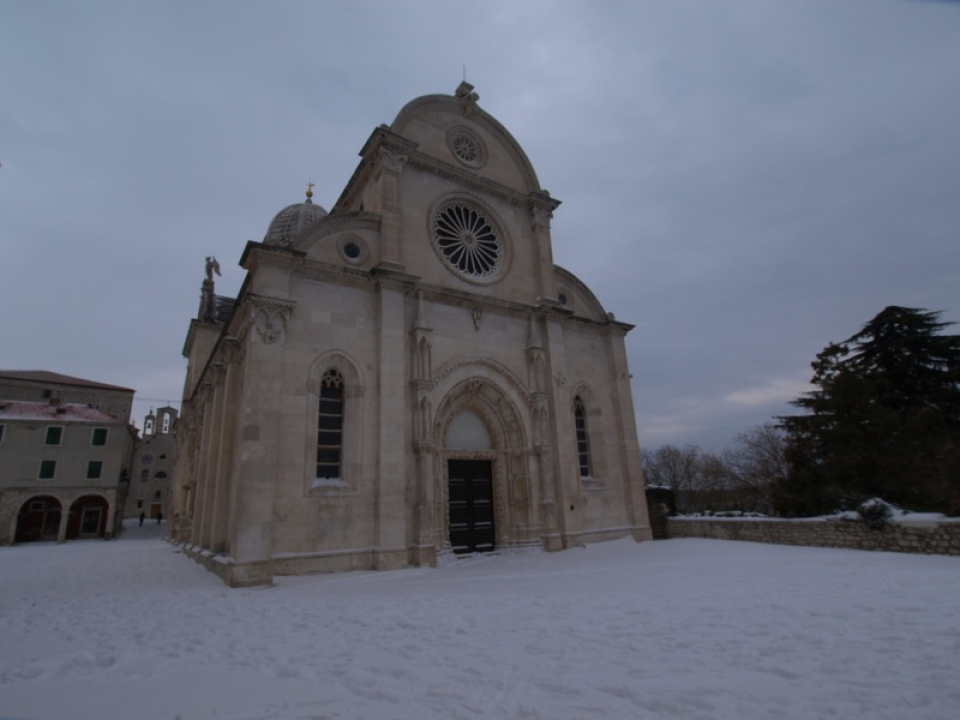 Prije 14 godina Šibenik je bio potpuno zatrpan snijegom
