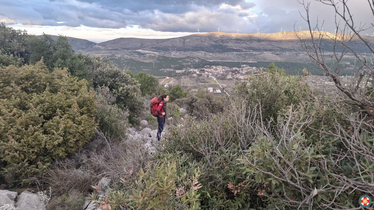 Vježba potrage šibenskih HGSS-ovaca na području Rokića, Šubićevca i Kamenara
