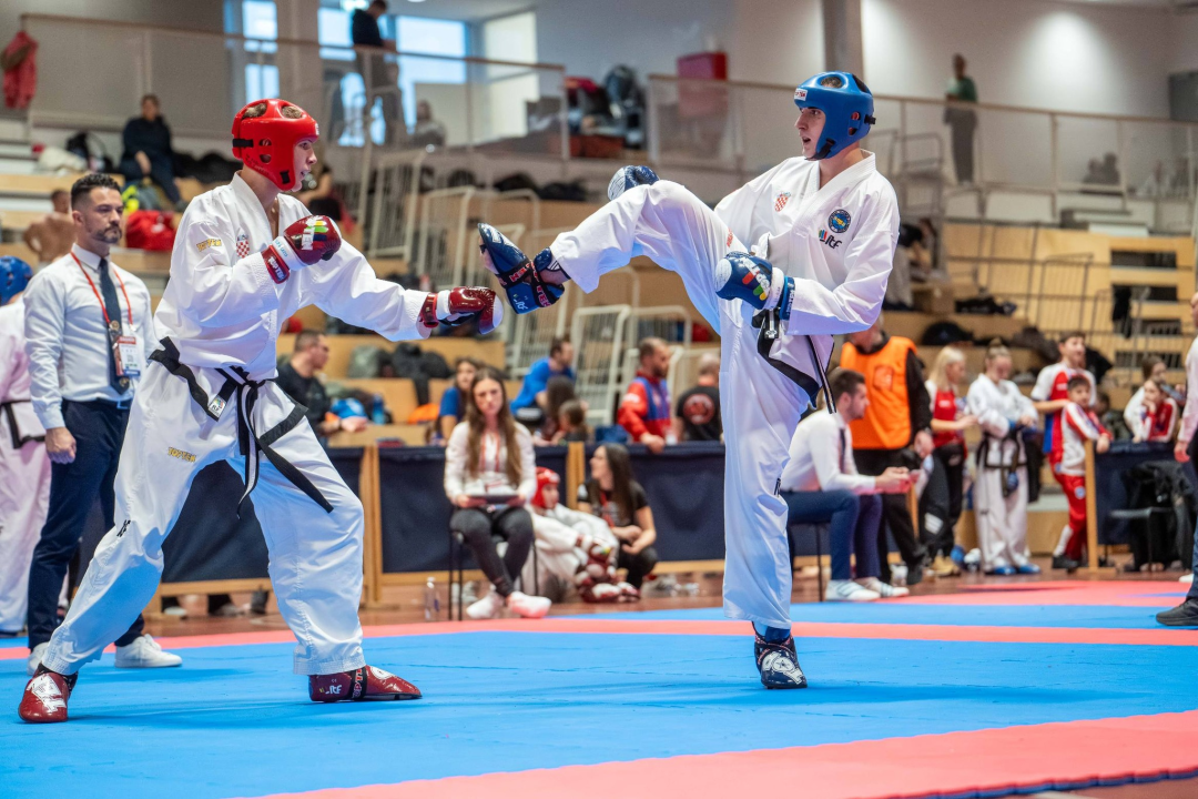FOTO Taekwondo klub Solaris uspješan u Sesvetama: Vukić i Tudić najbolje borkinje turnira, sestrinski derbi u finalu juniorki