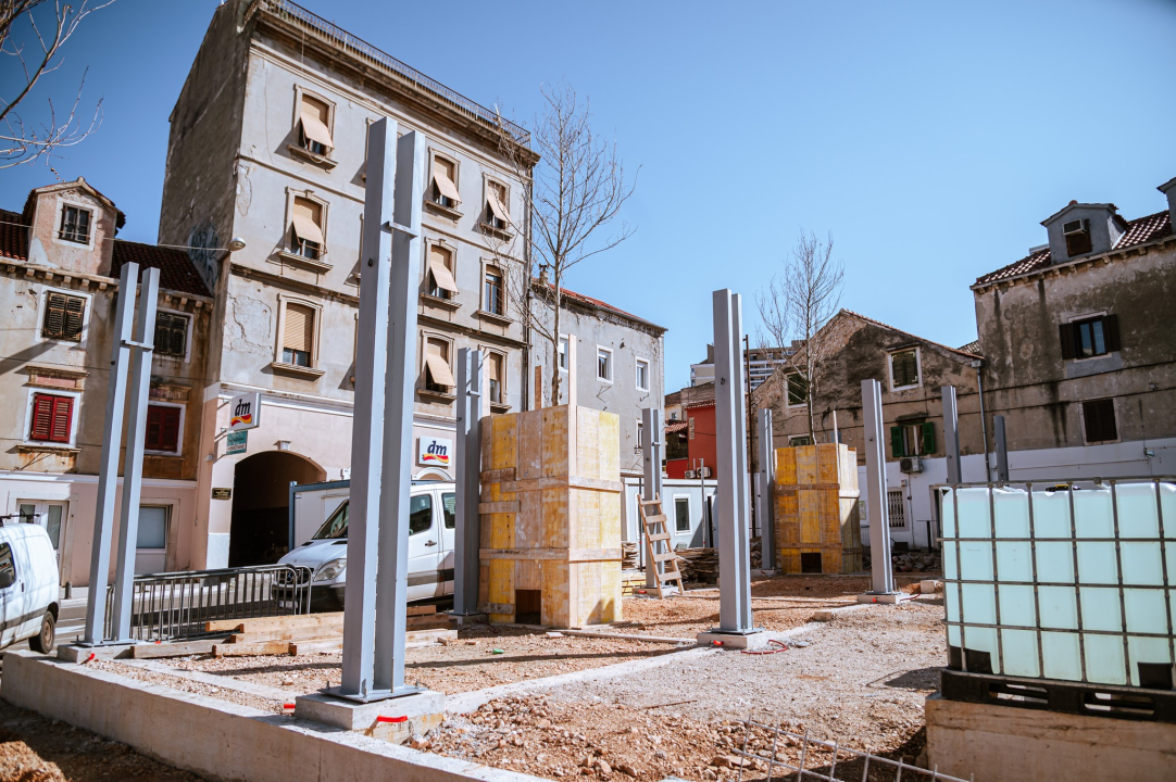 FOTO Posađeni nasljednici 'palih' brijestova na Vanjskom, evo o kojoj vrsti je riječ