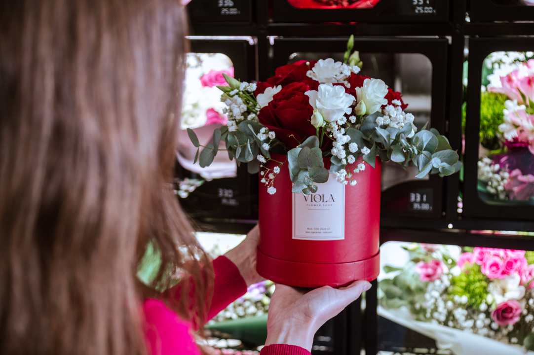 FOTO Šibenik dobio cvjetomat: Buketi iz cvjećarnice Viola dostupni 24 sata dnevno!