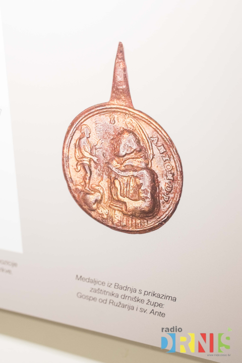 Arheološki nalazi iz drniškog kraja: Otvorena izložba Ive Ćevida 'Od Gradine do grada'