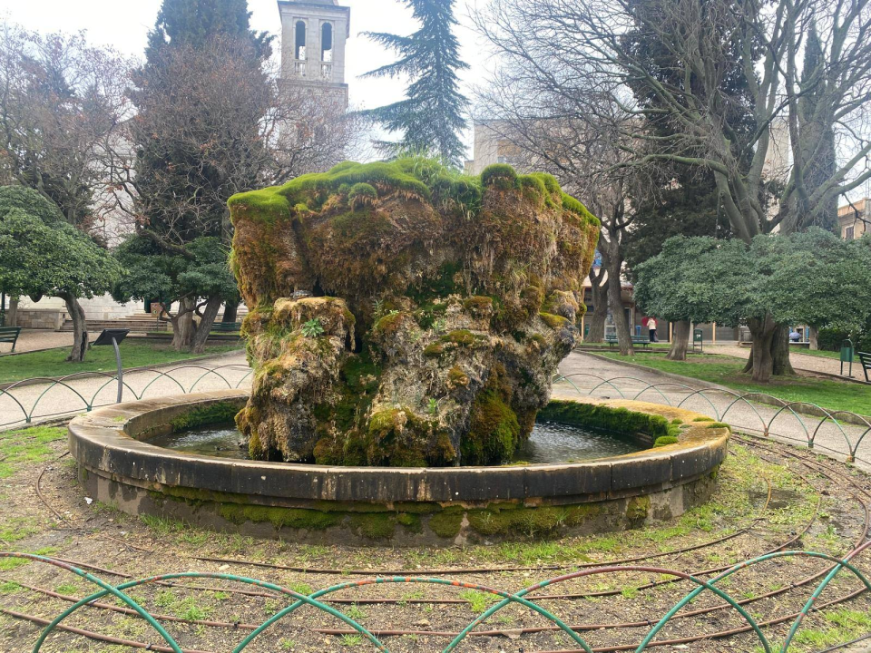 Uskoro uređenje žive fontane ispred Gospe vanka Grada