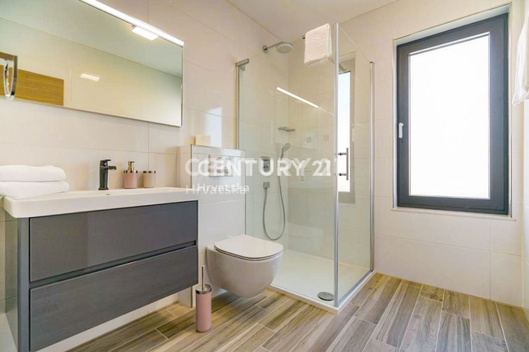 Izbori ekskluzivnih vila s Njuškala u okolici Šibenika