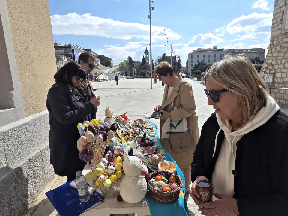 Posjetite štand 'Kamenčića' na Poljani i pronađite originalne uskršnje ukrase 