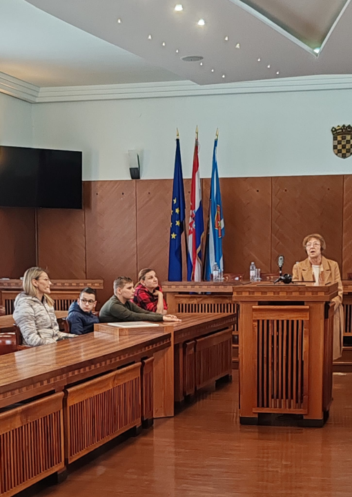 U kninskoj Gradskoj vjećnici održano predavanje o autizmu