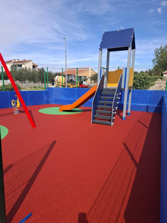 Završeni radovi na dječjim igralištima u zaseoku Ćaleta-Cari i Mikulandre