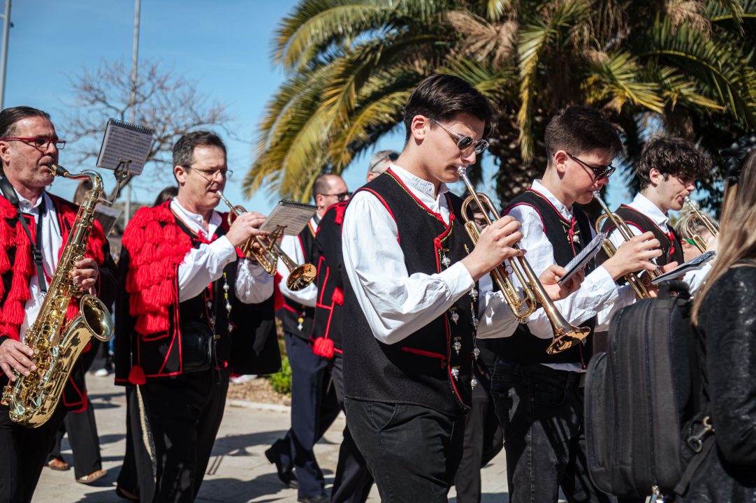FOTO Obrtnici i ove godine pripremili uskrsni doručak u Šibeniku, glavna zvijezda bila je mega fritaja