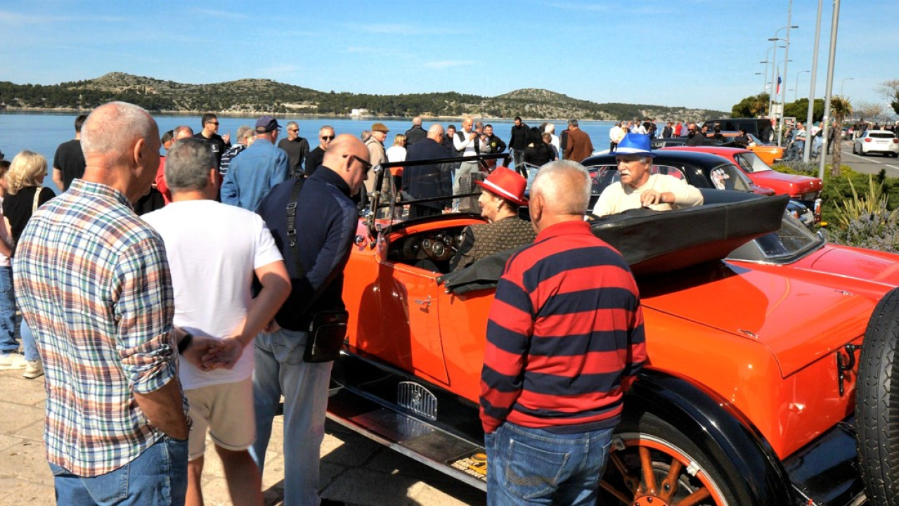 Uskrsni susret oldtimera u Šibeniku