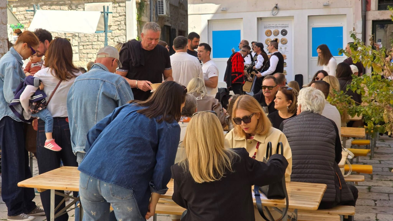 Na Maloj loži održana prva ovogodišnja ‘Taste like… Marenda’: Šibenik ponovno zamirisao na domaće okuse