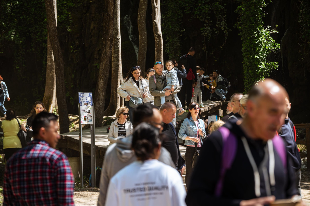 Podijeljeno 2000 porcija fažola i 1500 autohtonih i medonosnih sadnica u NP Krka