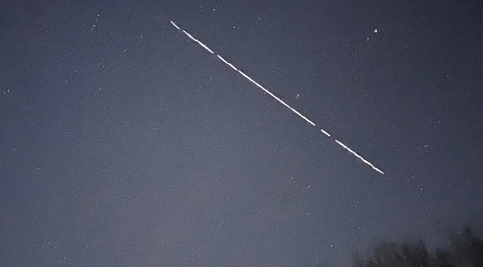 Večeras Na Nebu Iznad Hrvatske Možete Vidjeti Satelite Starlink ...